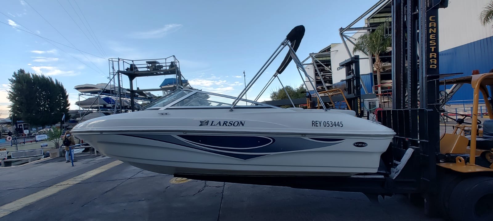 Larsson 18 2010 Volvo 190 hp sx